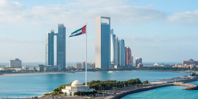 صندوق الامارات السيادي يؤسس صندوقاً للاستثمار بقيمة نصف مليار دولار في الهند