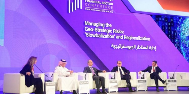 وزير الاقتصاد: رؤية 2030 جعلت المملكة مركز جذب لاستثمارات العالم