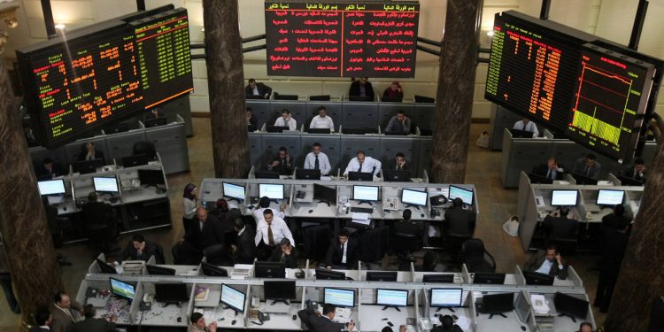 البورصة المصرية تبحث قيد وثائق صندوق يستثمر في أوراق دين حكومية أفريقية