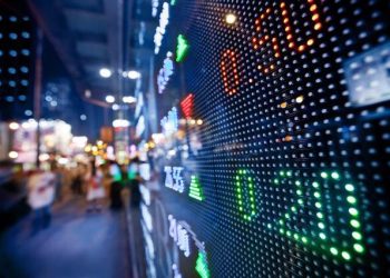 المستثمرون يتخارجون من صناديق الاستثمار المتداولة في سندات «الخردة» قبيل الانتخابات الأمريكية