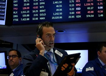 خامس نزوح أسبوعي لصناديق التكنولوجيا .. ارتفاعات الفائدة تضغط على أرباحها المستقبلية
