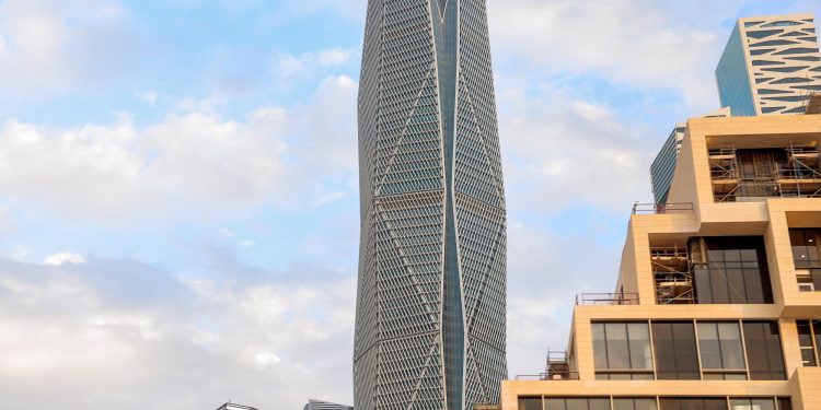 نمو عائدات صندوق الاستثمارات العامة بفضل صعود الأسواق العالمية