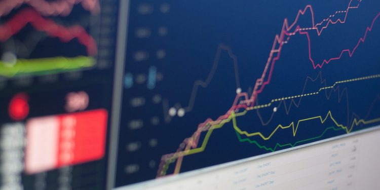 أصول الصناديق المتداولة تقترب من تريليون دولار في 2024