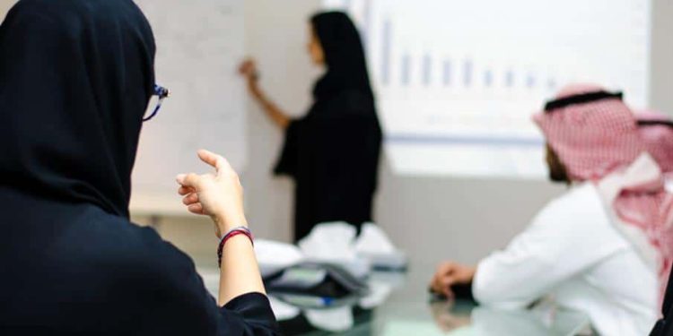 المرأة السعودية في سوق العمل