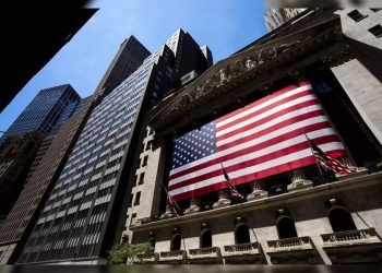 ارتفاع عوائد السندات الأمريكية يقلص جاذبية صناديق الأسهم