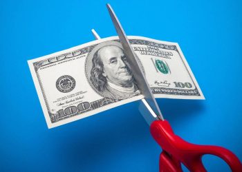 صندوق تحوط محذرًا من سياسات ترامب: تهمش الدولار وتقود لفقاعة بالعملات المشفرة  